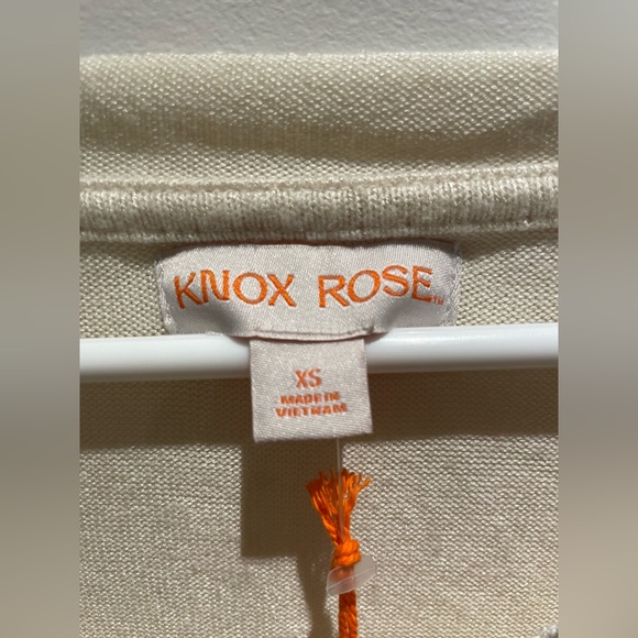 Knox Rose Cream V-Neck Women's Blouse - Picture 4 of 6